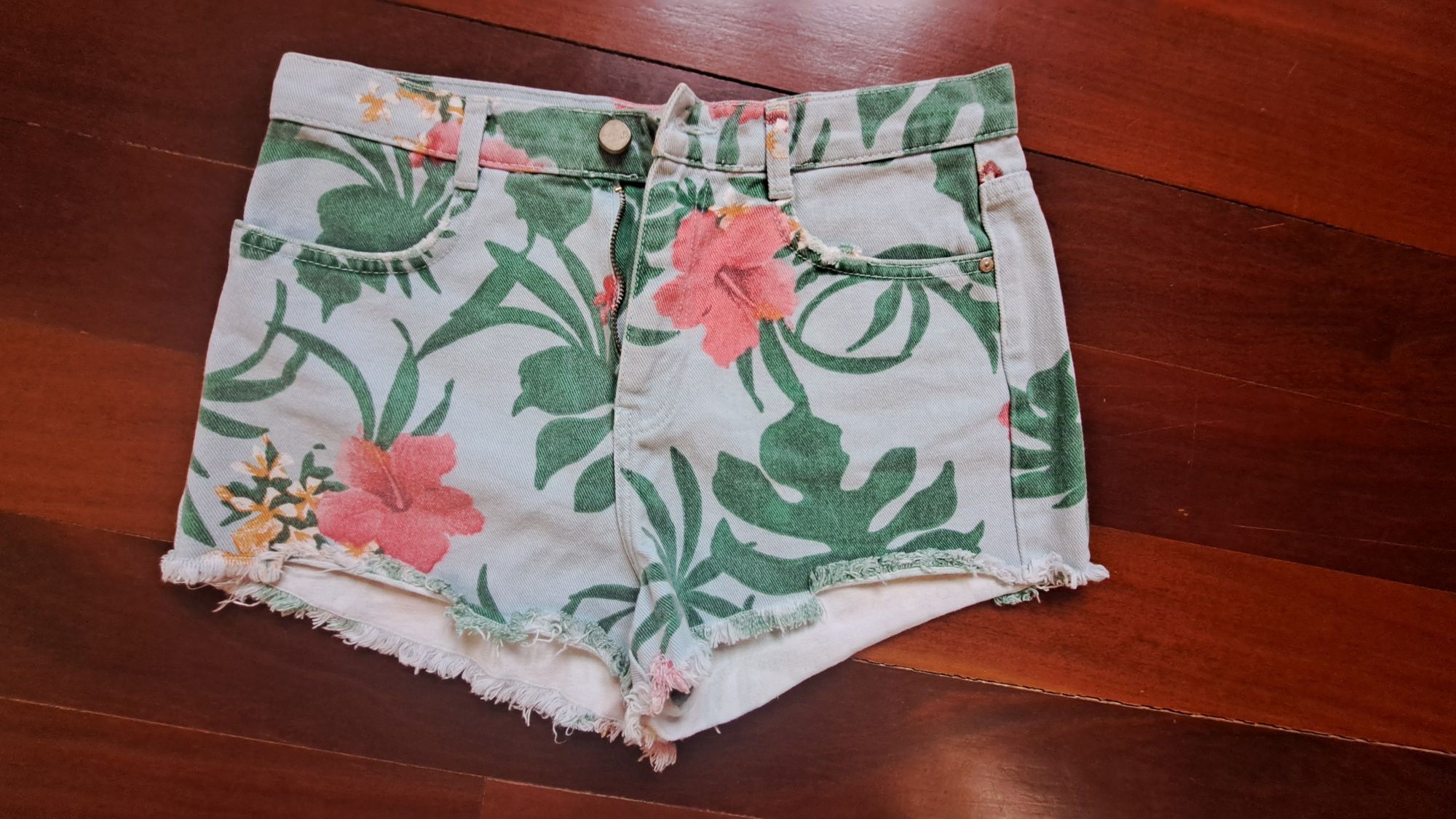 Calções Stradivarius Tam 36