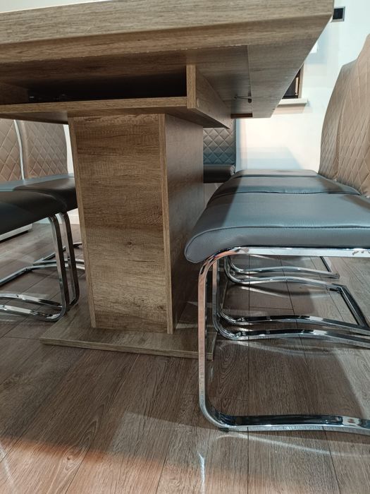 Stół do jadalni + 8 krzeseł