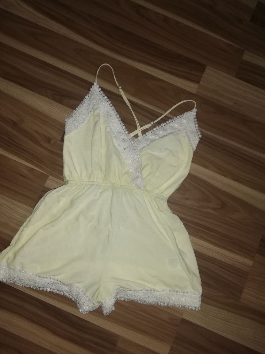 Kombinezon z koronką biała h&m divided stan idealny