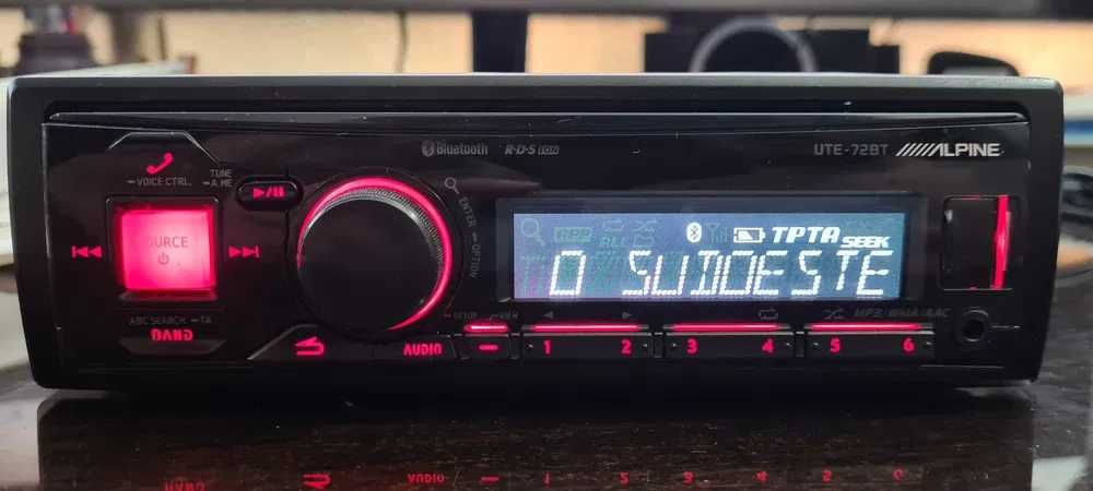 Autorrádio Alpine UTE-72BT com bluetooth