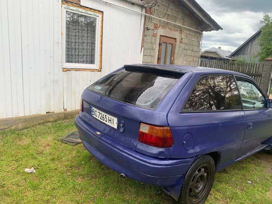 Опель в легковому авто