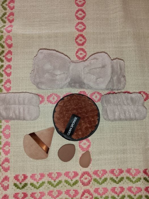 Zestaw akcesoriów do makijażu