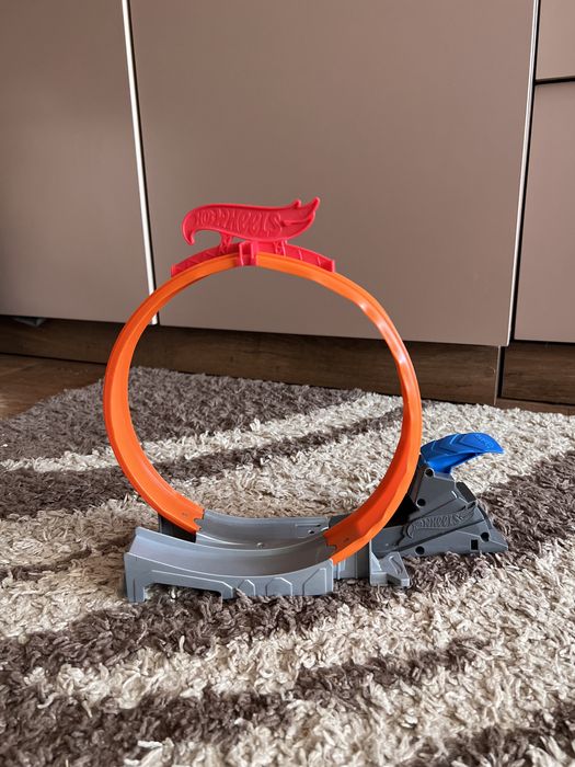 Трек hotwheels