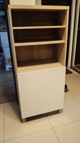 Szafka Besta z drzwiczkami
