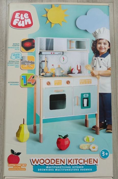Дерев'яна дитяча кухня