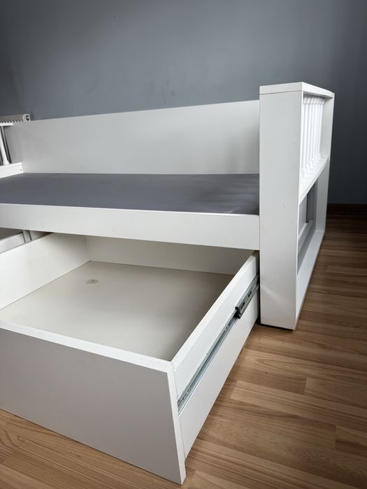 Łóżko jednoosobowe z szufladami