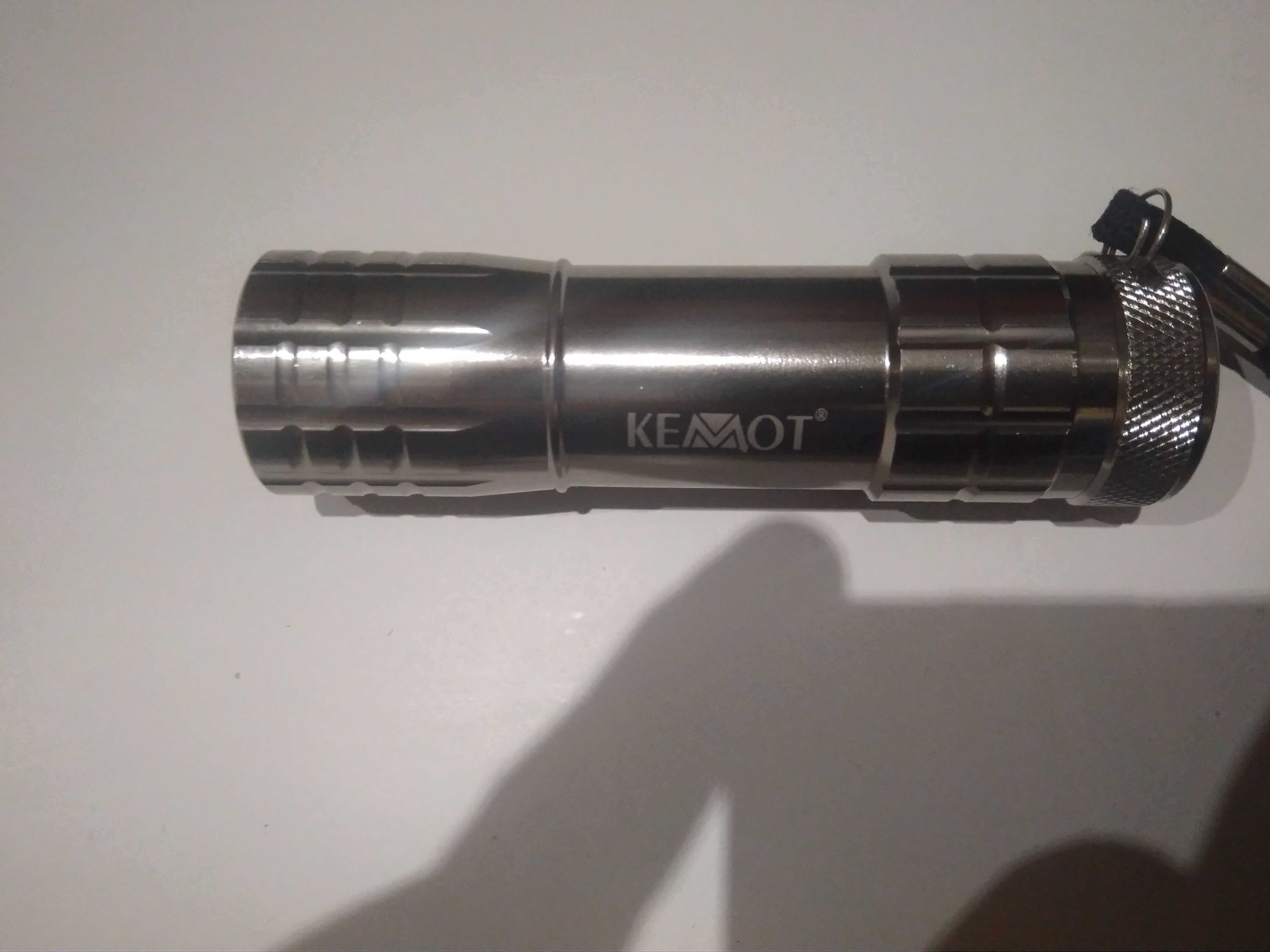 latarka diodowa Kemot 9 diod 3 baterie AAA