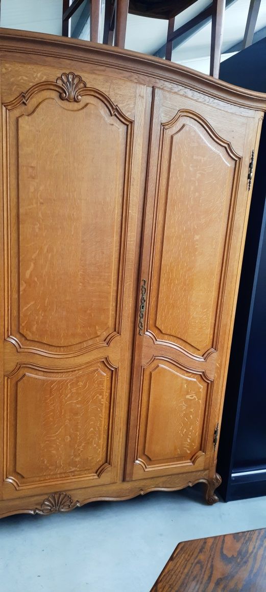 Dębowa szafa w stylu Ludwika RATY
