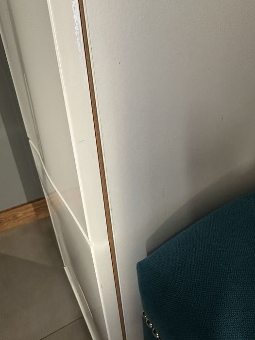 Szafa i panel z wieszakami_bialy połysk