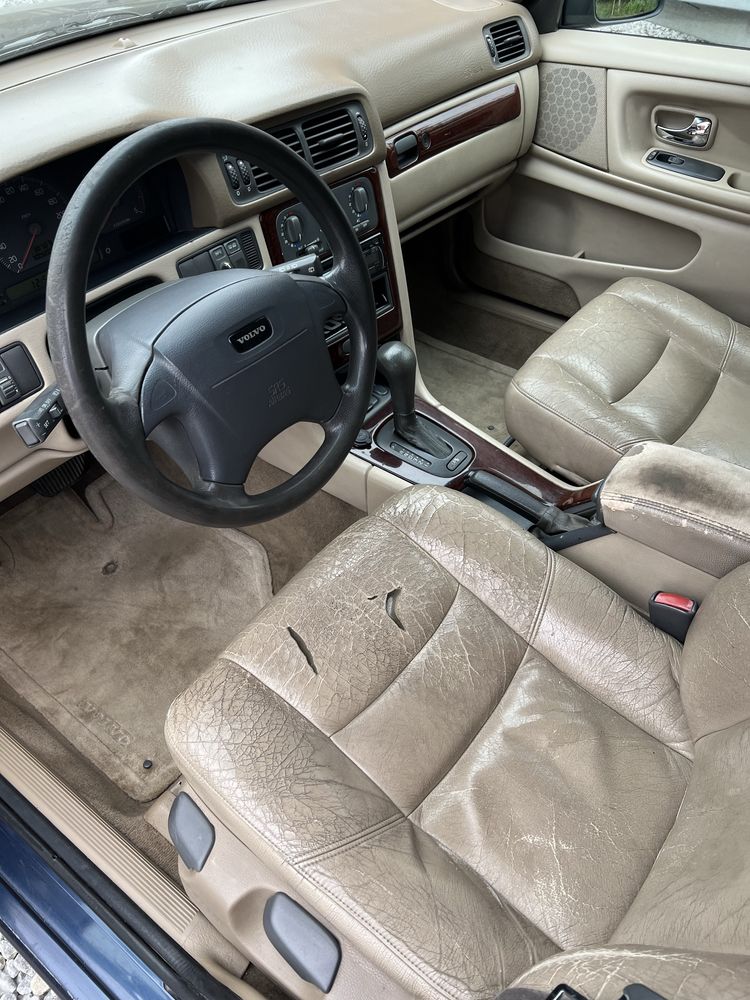 Sprzedam Volvo v70 2.5 tdi