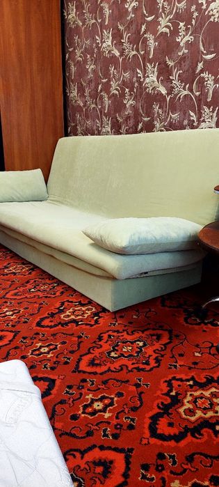 Продам диван в гарному стані
