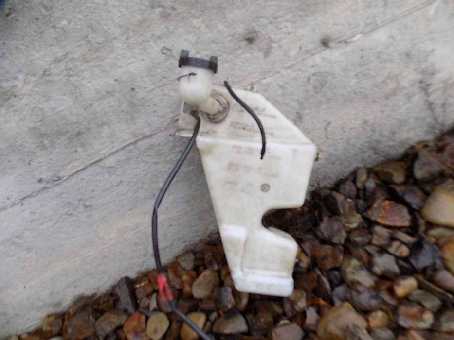 Бачок омивача Фієста Кур’єр Мк4 96fg-17b613 97fg-17b613 + лійка насос