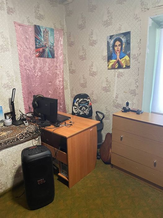 Продам гарний будинок в центрі Підгородного