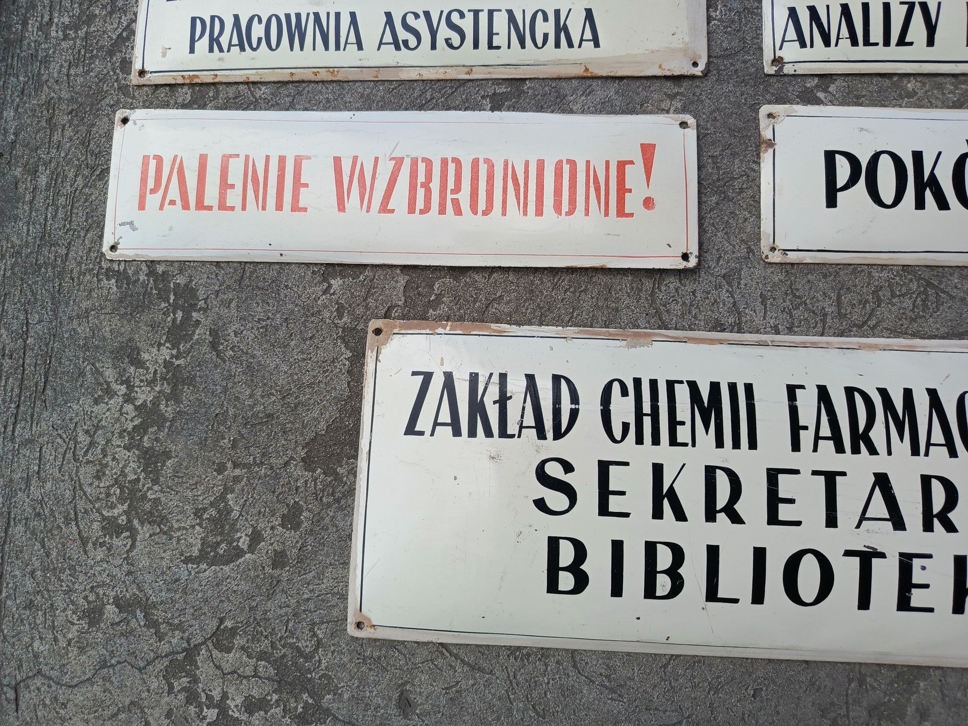 Stare emaliowane tablice PRL komplet