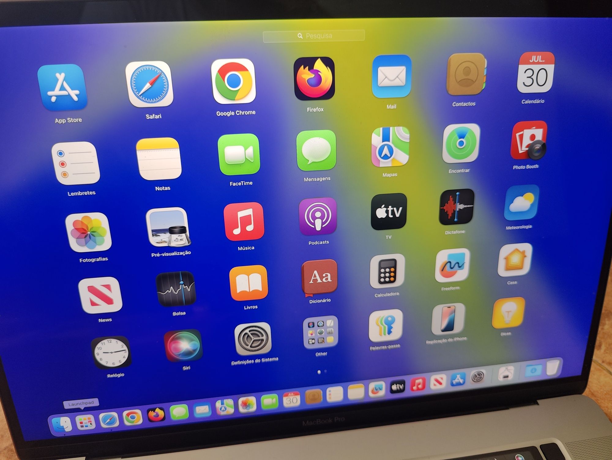 MacBook Pro 16" 2019 i9 2.4GHz 16GB 500GB SSD + Software Pro DJ