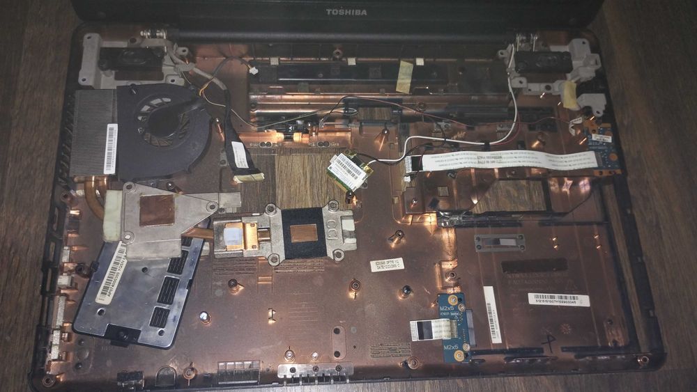 Laptop Toshiba Satellite L550D-110 na części