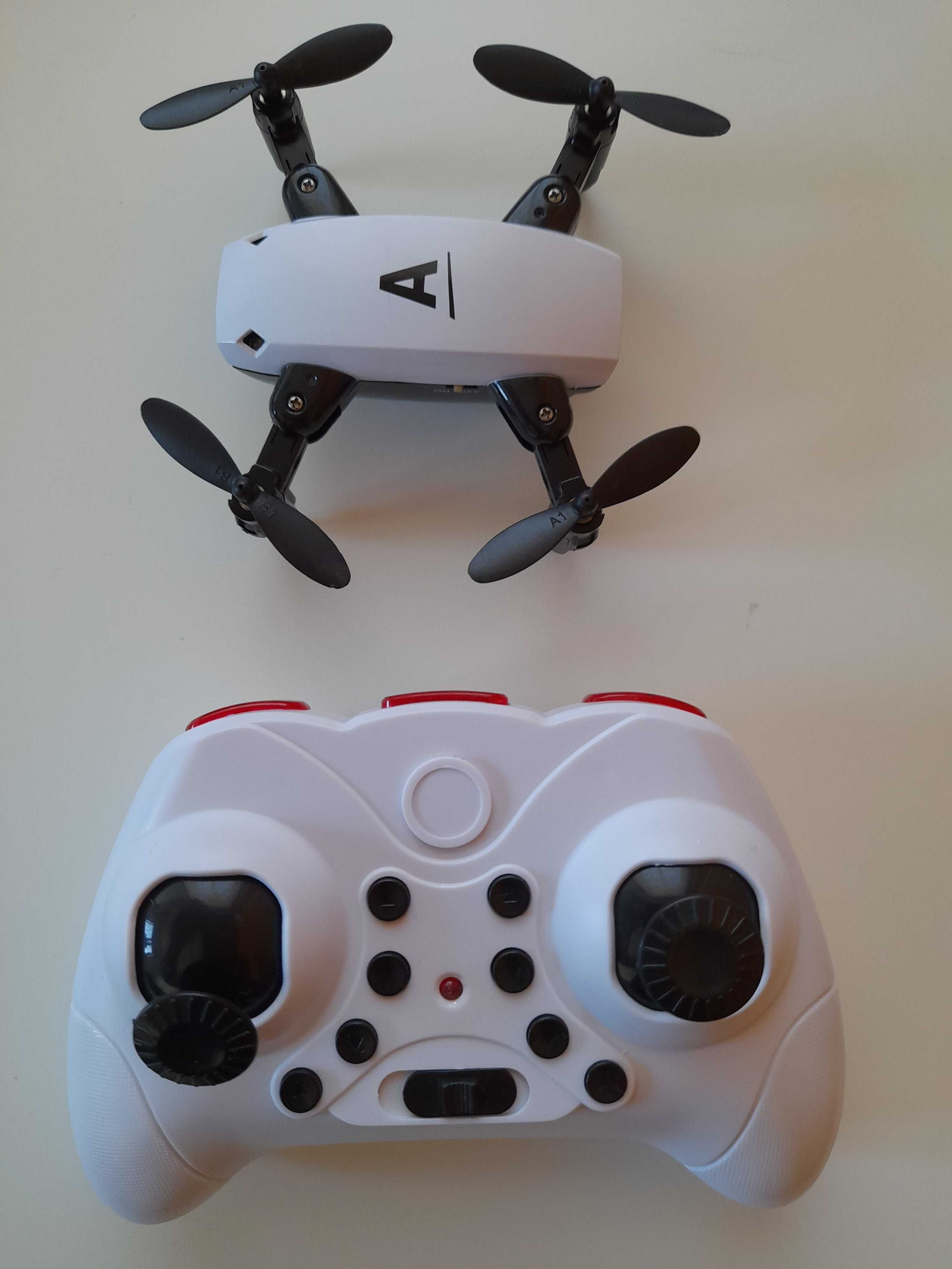 Mini drone branco