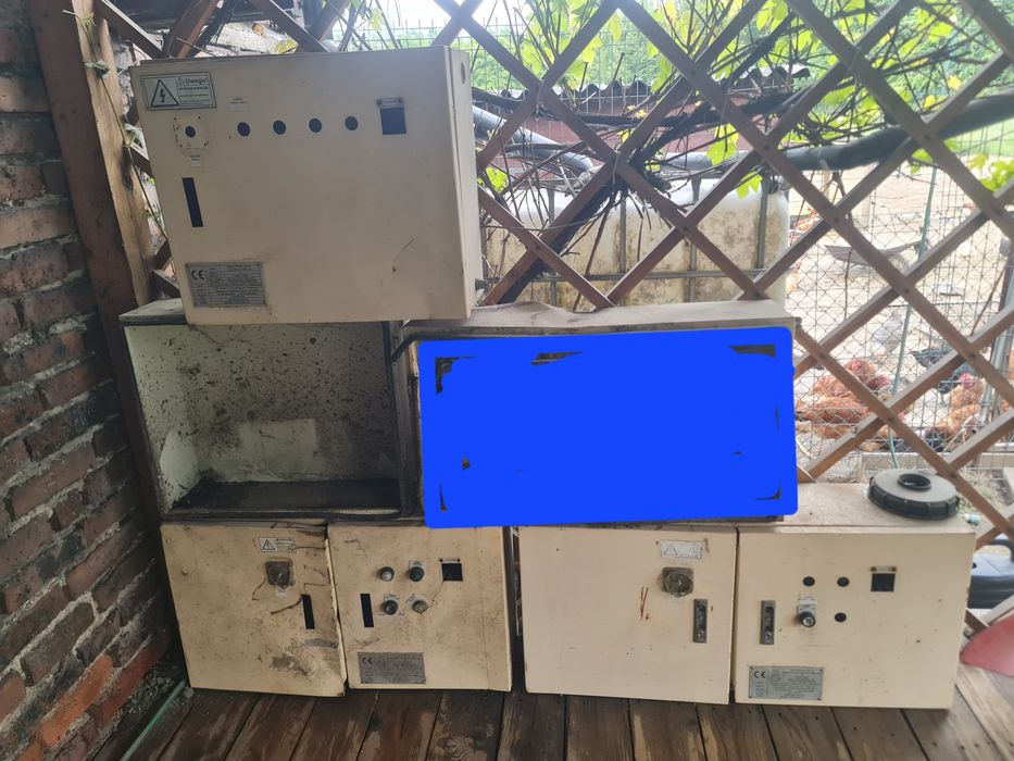 Szafki warsztatowe, skrzynki elektryczne