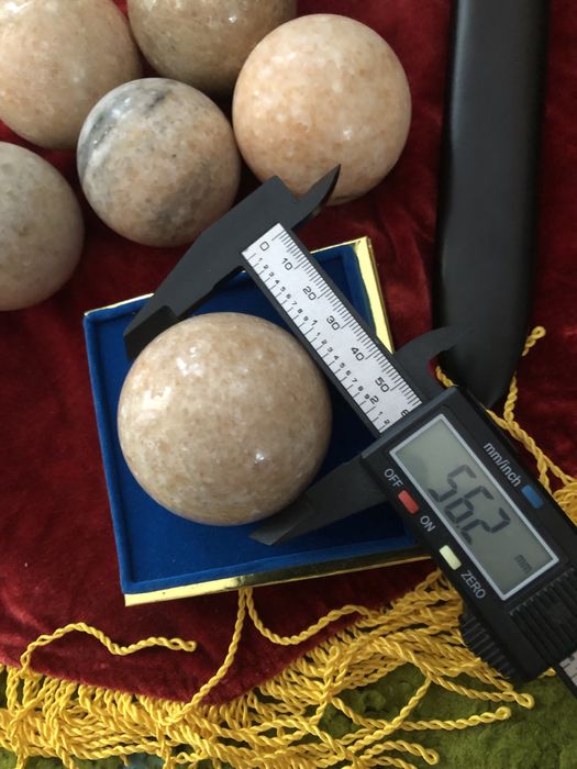 Изотерика.Декор.Камни в коллекцию.Шары из огненого камня Оникс 250 гр