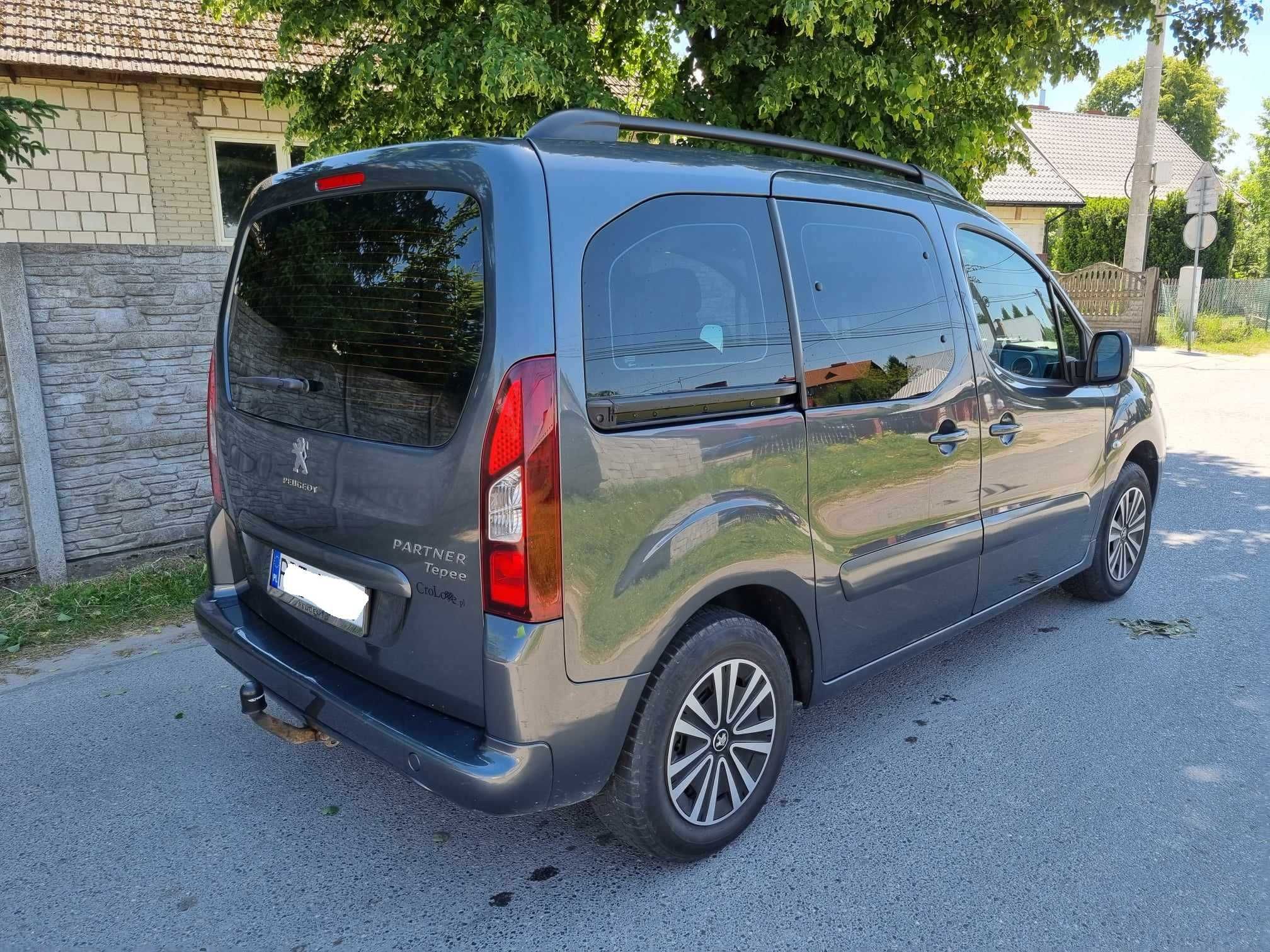 Peugeot Partner 1.6 HDI    2014r   Berlingo   132000 km   Salon Polska