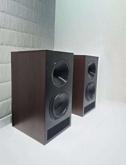 Colunas Crystal Sound Reality B8