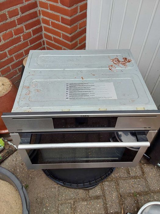 Mikrofala z funkcją grilla do zabudowy AEG