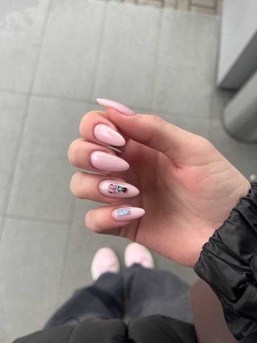 Манікюр та педикюр