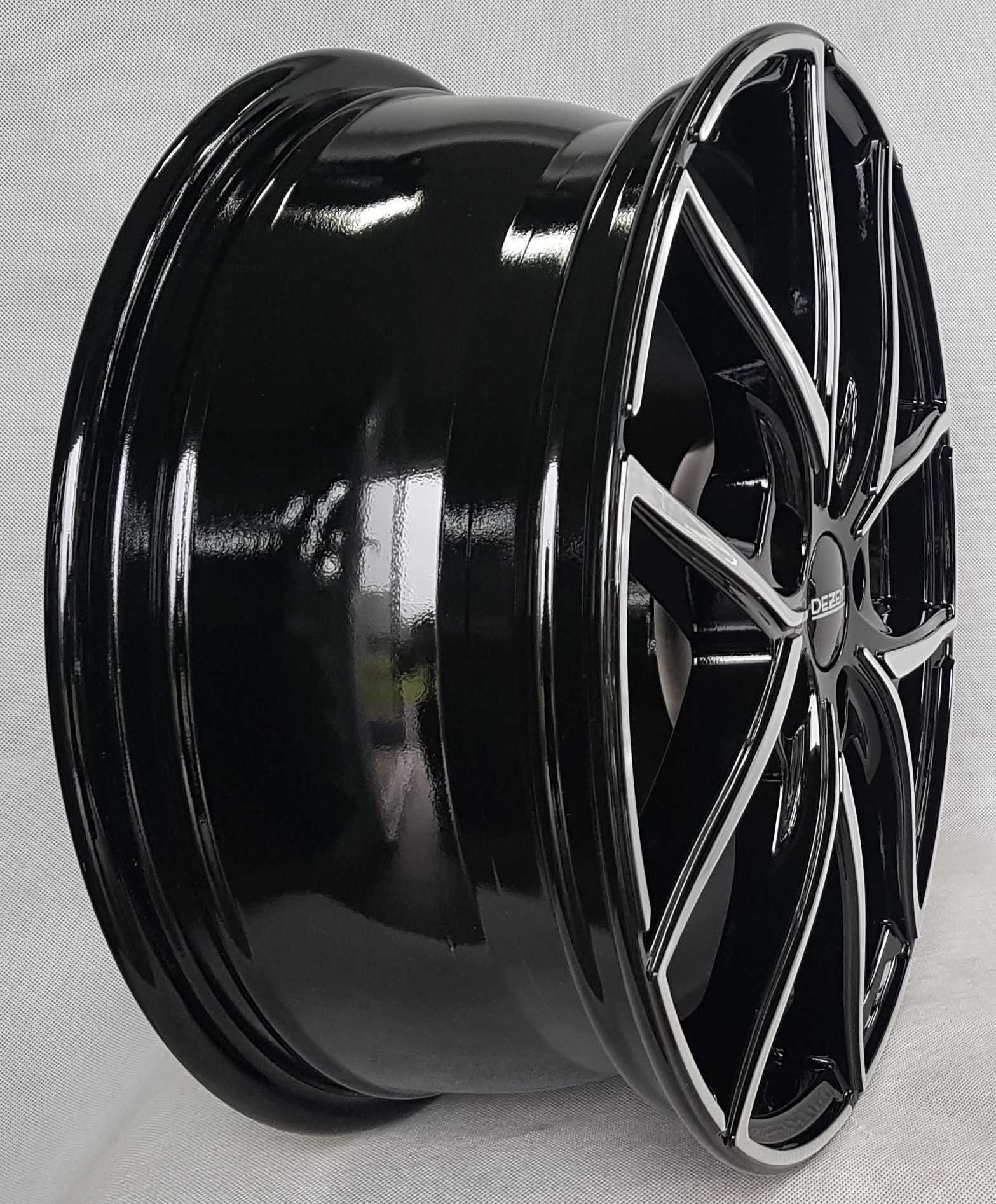 Felgi 17 5x112 Seat Leon Octavia 3 4 Karoq VW Golf 7 8 T-Roc Dezent