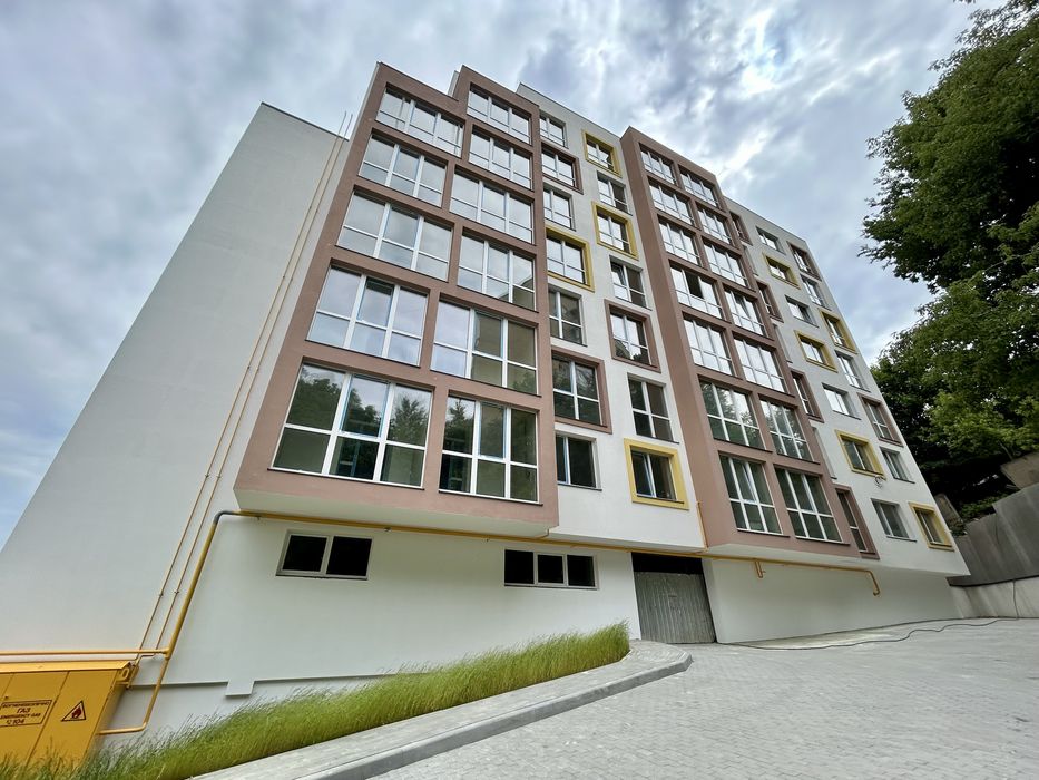 Продаж без комісій. Вул.Очеретяна 2 кім 75м