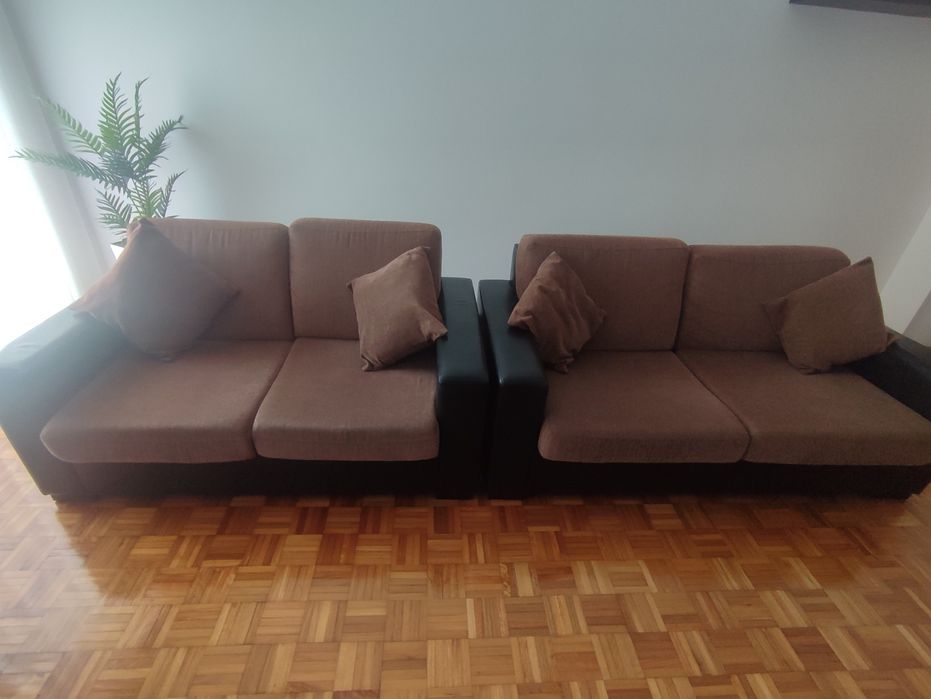 2 sofás de 5 lugares