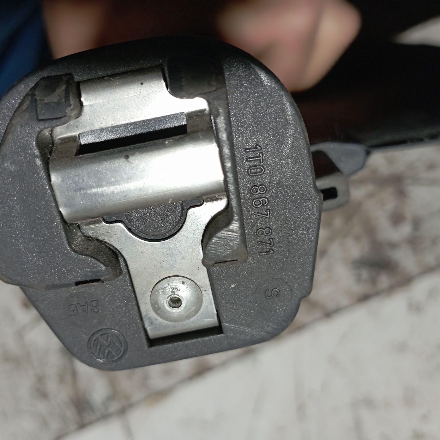 Шторка багажника Рулет Volkswagen Touran 03-15 VW Туран. 1T0867871