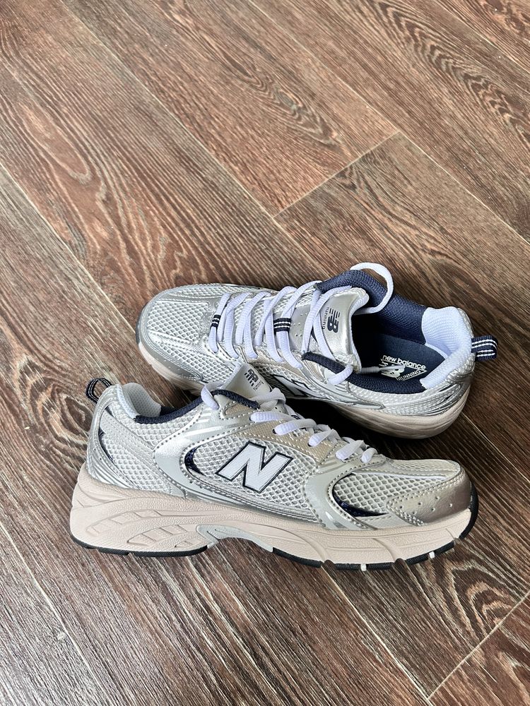 Жіночі кросівки New Balance 530