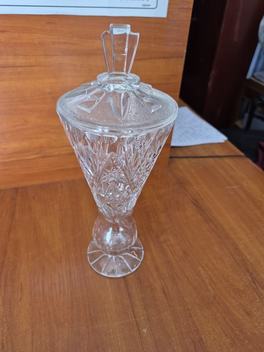 Stary ciekawy pucharek kryształowy