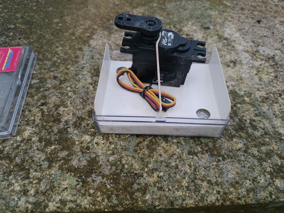Servo carro rc novo
