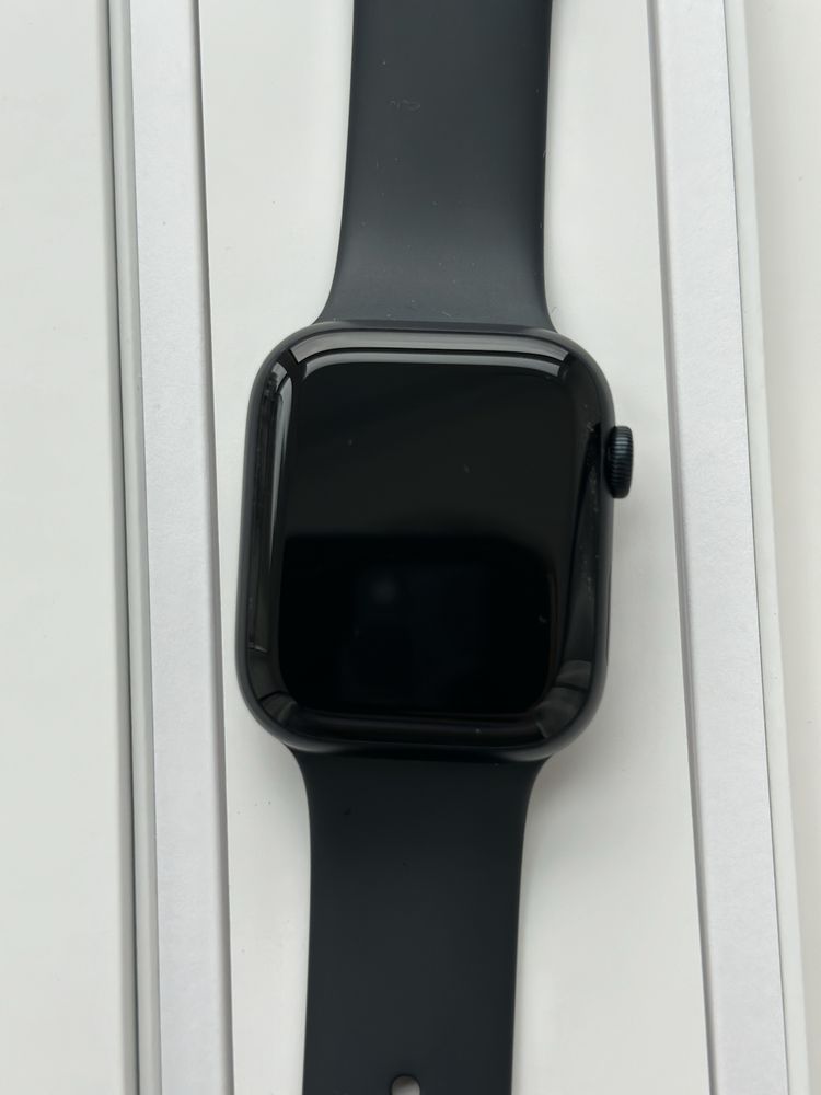 Apple Watch Series 8 45 mm Midnight (black)