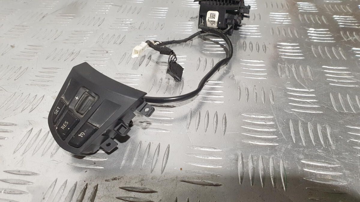 Кнопки управления на руле BMW 3 F30 2012-2019 61319261859 разборка