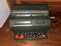 Stary kalkulator mechaniczny FACIT