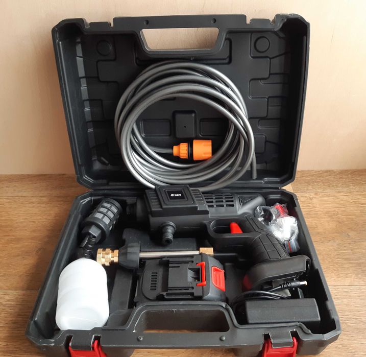 Myjka ciśnieniowa akumulatorowa do umycia samochodu, roweru, do ogrodu