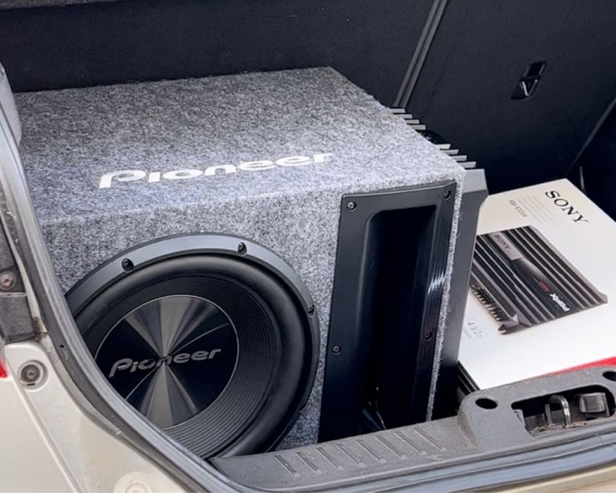 Subwoofer Pioneer 1300w + Amplificador Sony 1000w