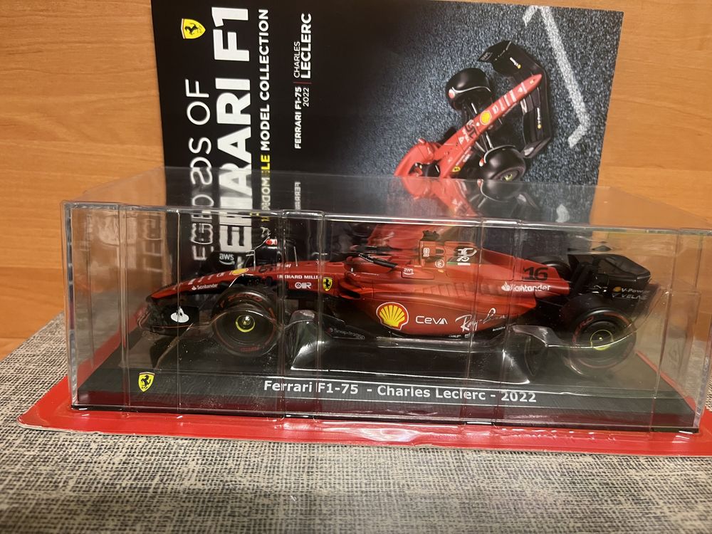 Model Ferrari F1-75  2022 skala 1:24 Charles leclerc