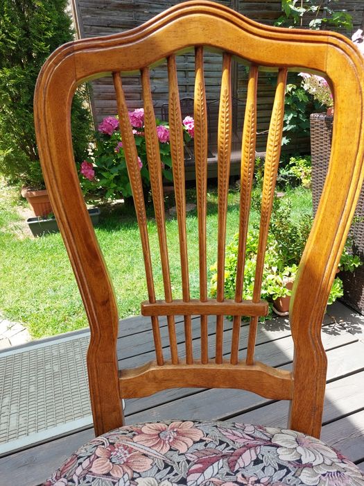 Komplet mebli drewnianych, stół rozkładany i  6 krzeseł