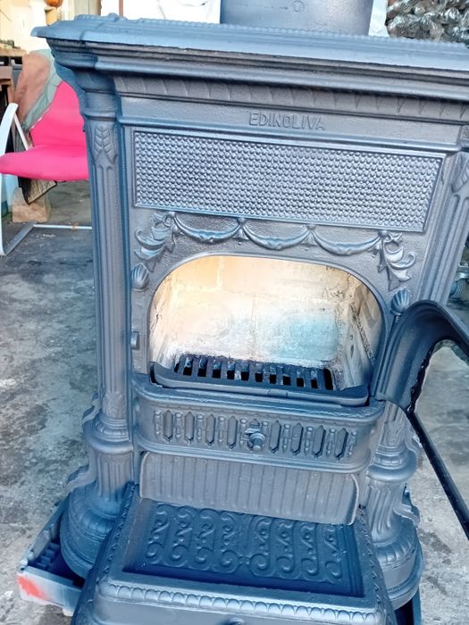 Salamandra em ferro fundido