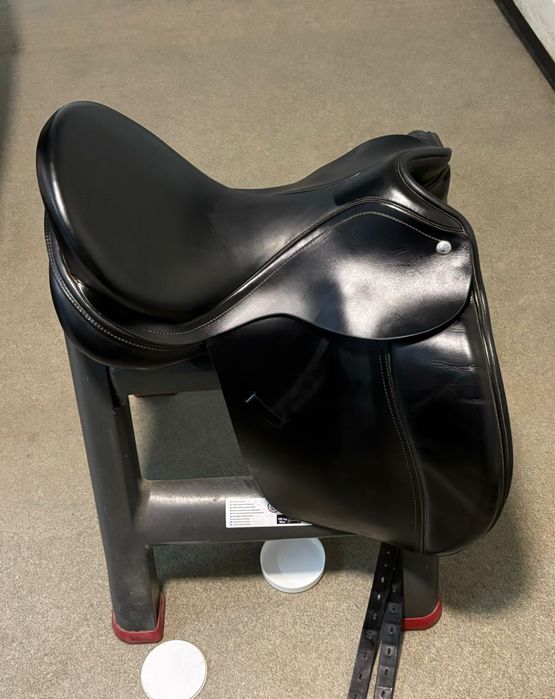 Siodło ujeżdżeniowe Daw Mag 17,5