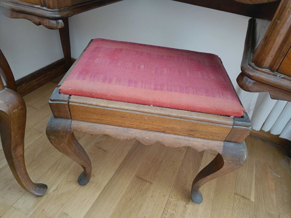 Mobília antiga em madeira maciça – preço negociável