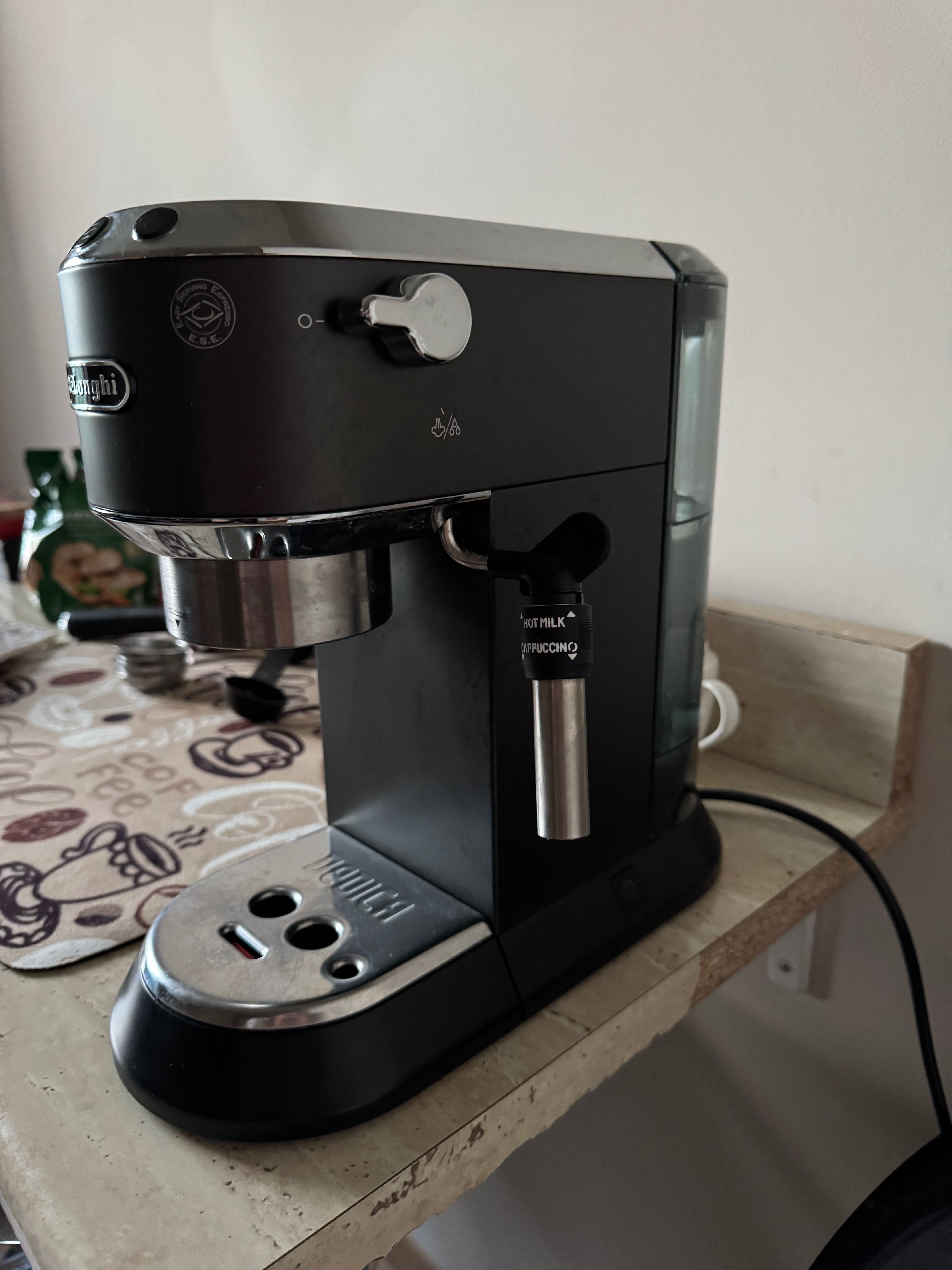Ekspres kolbowy DeLonghi + młynek DeLonghi