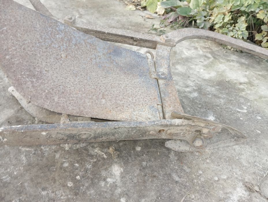 Плуг для коня   .