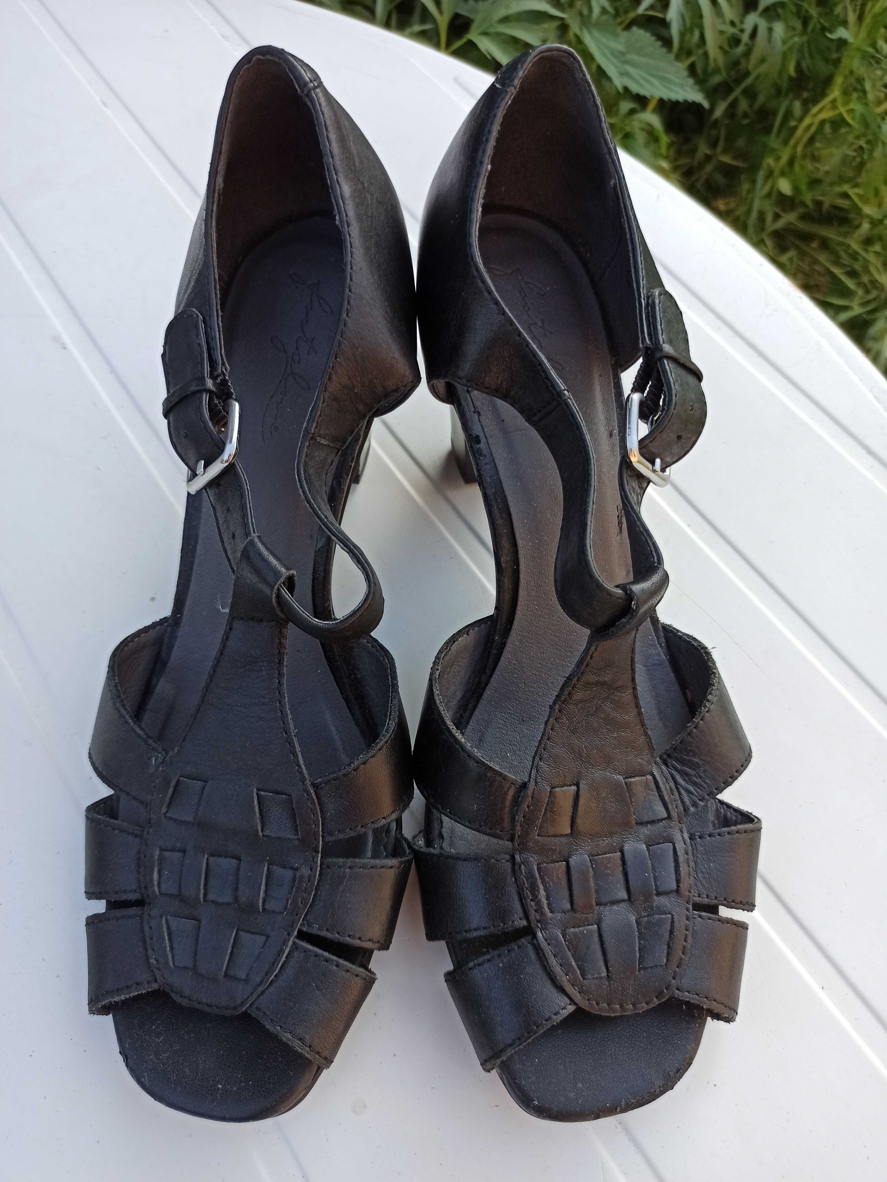 Czarne skórzane sandały footglove 42