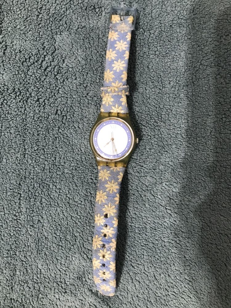 Relógio Swatch Marguerite GN202