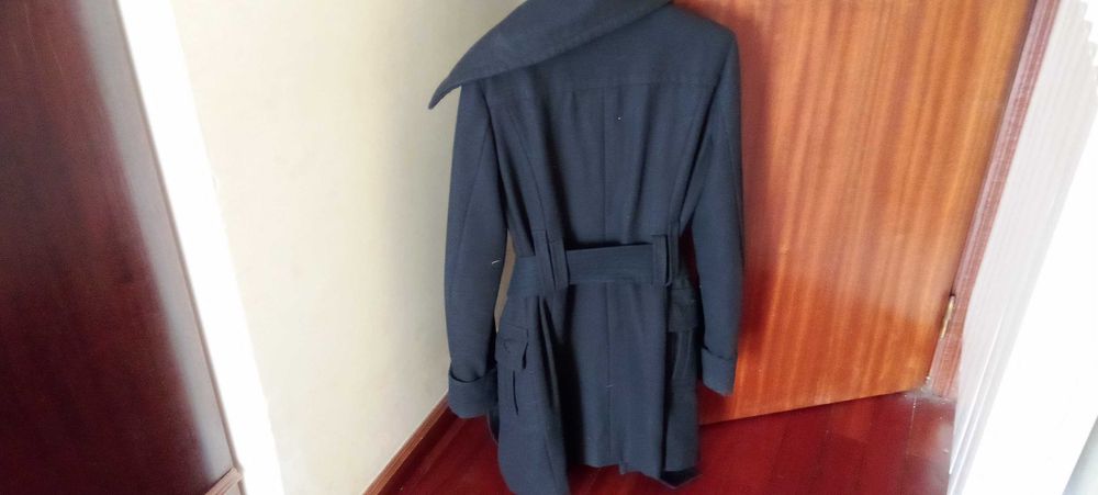 Casaco preto tamanho s como novo muito quentinho vão gostar preco 50 e