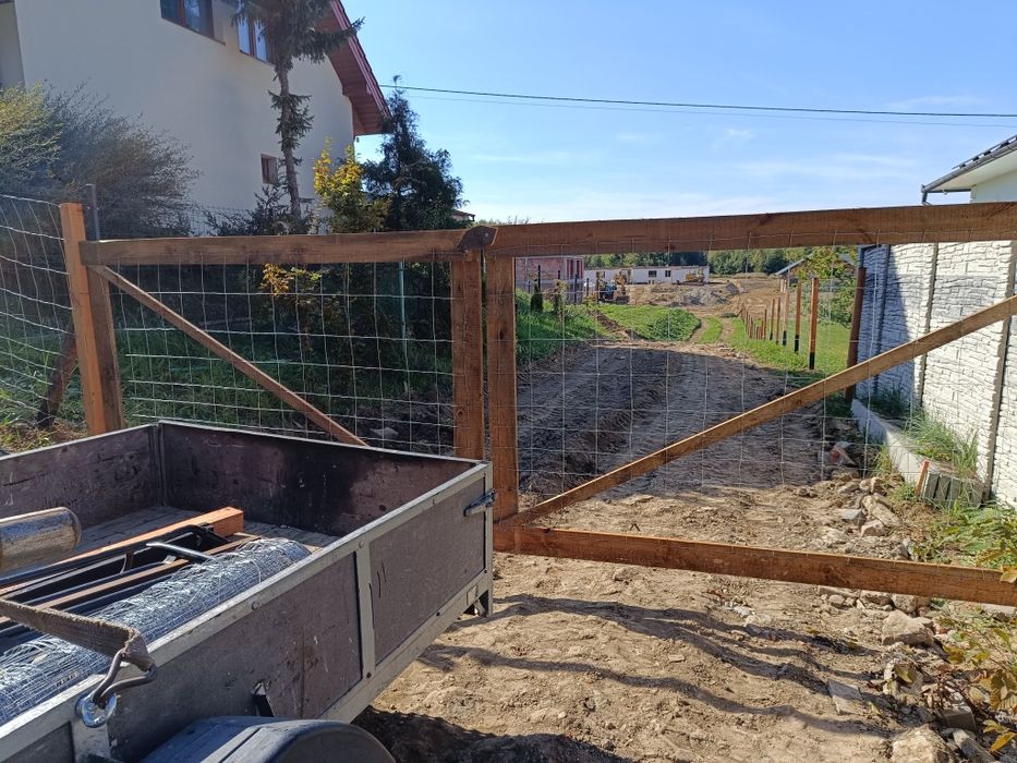 Ogrodzenia tymczasowe słupek betonowy drewniany metalowy  siatka leśna